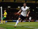 Brilliant Bale keeps Spurs in touch with Man City, United