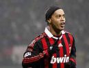 Ronaldinho close to Milan exit