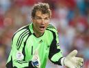 Arsenal mull signing former keeper Lehmann