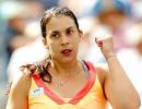 Ailing Bartoli and Wickmayer reach last four