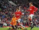 Late goal sends Man United five points clear