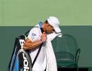 Ailing Roddick exits, Nadal and Federer advance