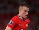 Man United fear Cleverley has broken foot