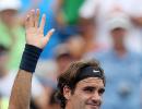 Murray crashes out, Federer cruises at Cincinnati