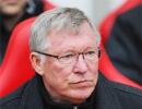 Ferguson says EPL title race between Manchester rivals