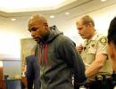 Boxer Mayweather enters jail for domestic violence term