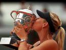 Sharapova beats Errani to win French Open