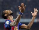 Keita and Xavi keep Barcelona in title race