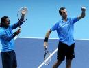 Paes-Stepanek off to winning start at World Tour Finals