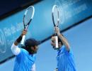 Paes-Stepanek in semis at World Tour Finals