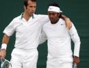 Paes-Stepanek lose in Montreal