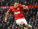 Giggs on target as Manchester United scent 20th league title