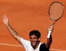 World no. 114 Delbonis shocks Federer in Hamburg semis