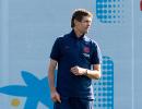 Cancer resurfaces, Barca coach Vilanova steps down