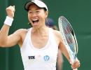 Grand old lady of women's tennis reaches Wimbledon 3rd round