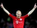 Bayern edge past Gladbach, Dortmund lose