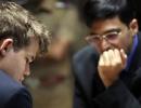 Carlsen wins Game 5 after Anand falters