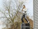 Michael Jackson statue bids goodbye to Fulham!