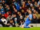 EPL PHOTOS: Chelsea's win at City throws open title race