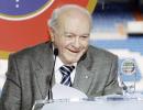 Sports Shorts: Real Madrid great Di Stefano dies