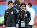 Maradona offers to coach Argentina for free