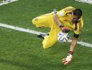 Serie A: Romero saves penalty, Di Natale nears milestone