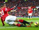 Van Persie is short of confidence: Van Gaal