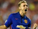 West Bromwich Albion sign Manchester United stalwart Fletcher