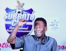 Pele offers to help organise grassroots exchange program with Santos