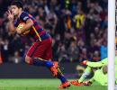 Suarez agrees new contract with Barcelona to 2021