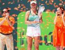 Azarenka demolishes Kuznetsova for third Miami Open title