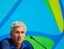 US swimmer Lochte says gun held to forehead in taxi hold-up