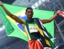 Van Niekerk breaks world record to win 400 gold