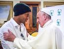 PHOTOS: Football fan Pope Francis meets Ronaldinho