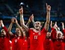 Euro: Wales demolish Belgium to reach first ever semi-final