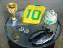 Pele to donate auction money to Santos, charity