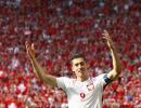 Euro 2016: Lewandowski takes on less glamorous role for Poland