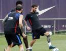 Post-Neymar Barca look to chase down Madrid