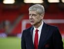 Under fire at Arsenal, Wenger linked to Barcelona move