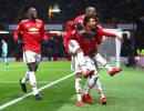 EPL PHOTOS: Man United stay in touch, Spurs slump at Leicester