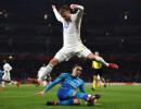 Europa League: Arsenal lose and go through, Napoli win but out