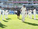 Cook gets guard of honour from Indian team