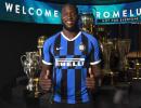 Soccer transfers: Lukaku undergoing medical at Inter