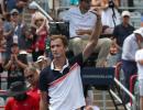 Medvedev stuns Thiem; Serena rolls past Osaka