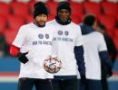 PSG players wear 'no to racism' t-shirts