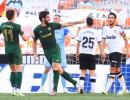 Football PIX: Valencia lose again; Milan held