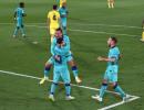 La Liga Pics: Barca outclass Villarreal