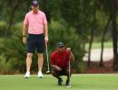 Woods, Manning beat Mickelson-Brady in charity match