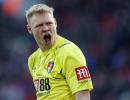 Bournemouth's keeper tests positive for COVID-19