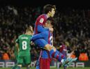 Soccer PIX: Barca thump Osasuna; PSG extend lead